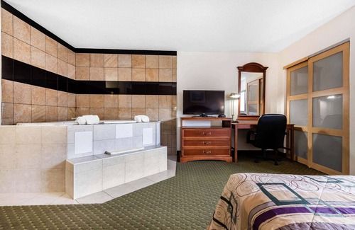 Port Crane Hôtel | Quality Inn & Suites Binghamton Vestal