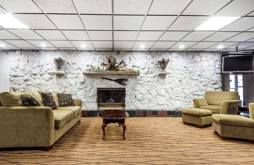 Port Crane Hôtel | Quality Inn & Suites Binghamton Vestal