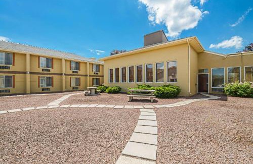 Eckhart Mines Hôtel | Quality Inn & Suites Frostburg-Cumberland