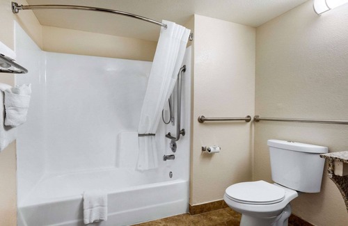 Mesa Hôtel | Quality Inn & Suites near Downtown Mesa