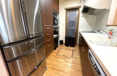Honkomagome Appartement | Quality lodging in the heart of Tokyo. A 4-minute walk from Tabata Station on the JR Yamanote Line. Maximum of 19 people.