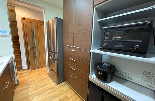 Honkomagome Appartement | Quality lodging in the heart of Tokyo. A 4-minute walk from Tabata Station on the JR Yamanote Line. Maximum of 19 people.