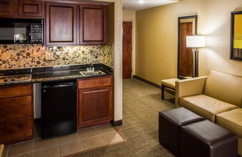 Industry Hôtel | Quality Suites NYC Gateway