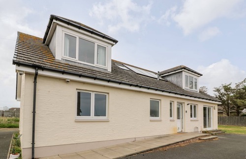 Southerness Cottage | QUARE PLACE, family friendly, with open fire in Southerness