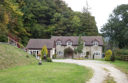 Presteigne Maison | Retraite rurale tranquille, HOT TUB, jardin clôturé de 3 acres, adapté aux enfants et aux animaux domestiques