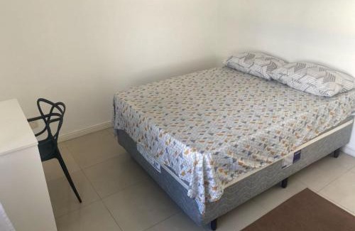Florianopolis Maison | Quarto Essencial com Conforto em casa compartilhada