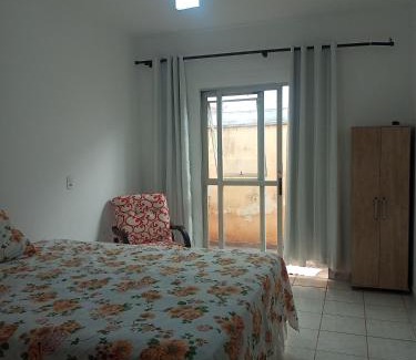 Jau Maison | Quarto Privado com Banheiro Compartilhado
