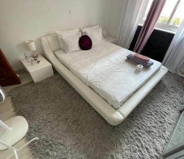 Santa Iria de Azoia Maison | Quarto privado num apartamento partilhado