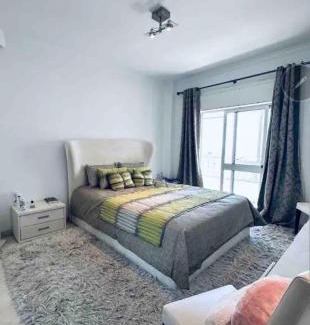 Santa Iria de Azoia Maison | Quarto privado num apartamento partilhado