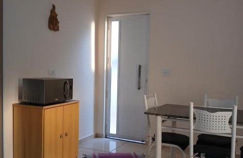 Artur Nogueira Maison | Quarto Solteiro com TV