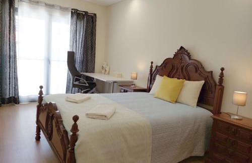 Sapataria Maison | Quartos com casa de banho privada perto da Malveira