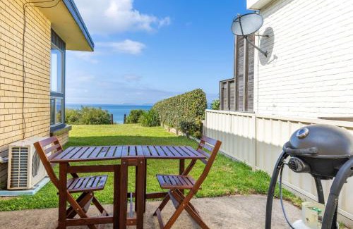 Callala Beach Maison | Quay's Cabin - Absolute Beachfront with Views
