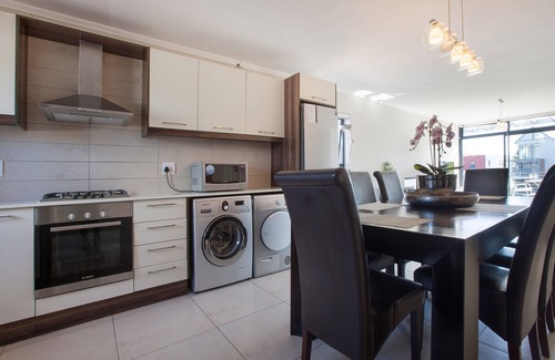 Century City Appartement | Quayside 301 by CTHA
