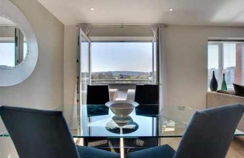 Newcastle-upon-Tyne Appartement | Quayside apartment with riverside views & parking