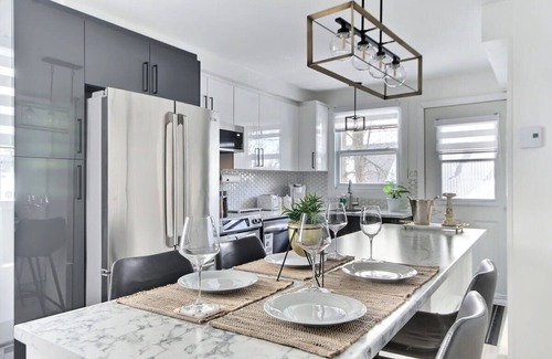 Saint-Sauveur Appartement | Quebec city Downtown-River Sidewalk+2 Free Parking