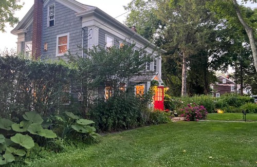 Sag Harbor Maison | queeen room