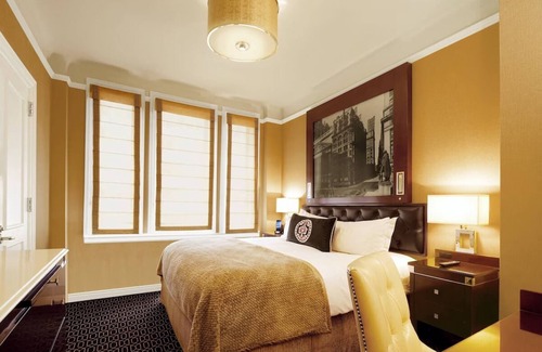 Central New York City Hôtel | Queen Bed Room, The Algonquin, Historic Charm, Intimate Lobby, Near Times Square