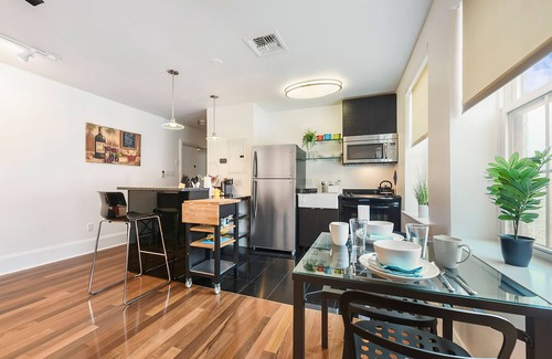 Bloomfield Appartement | Queen Bed-West Penn-Elevator-Parking-Wifi-Central Location
