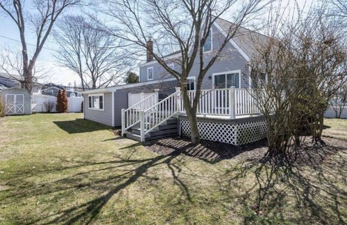 Plainedge Maison | Queen bedroom 1 min to highway