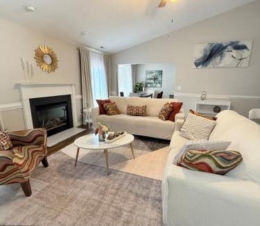 Prosperity Church Road Maison | Queen City family-friendly entire house, Charlotte