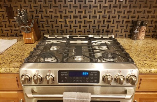 San Tan Heights Maison | Queen Creek Oasis - 4bed, 3bath w/ Heated POOL :-),