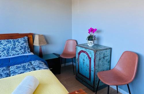 Karabar Maison | Queen Room in share house of De Murray B&B in Centre Queanbeyan & Canberra airport