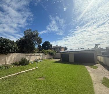 Greenacre Maison | Queen Room in Spacious House with Private Balcony - GA5