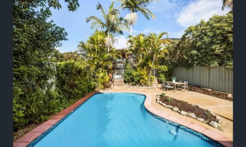 Hurlstone Park Maison | Queen Room with Large Private Balcony - CS4