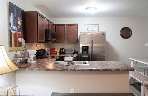 Mercedes Maison | Queen's Hidden Gem w/ Game Room - 5 beds/sleeps 9