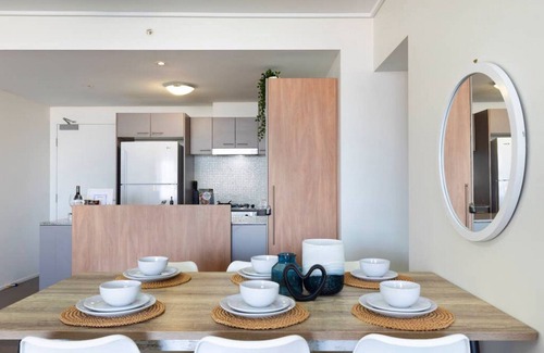 Brisbane Central Business District Appartement | Queen St Executive Stylish Apt with River Views and Fast WIFI Carpark Sauna Balcony Sleeps 7