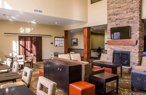 Schererville Appartement | Studio Queen. Petit déjeuner gratuit. Piscine intérieure. Gym et centre d'affaires.