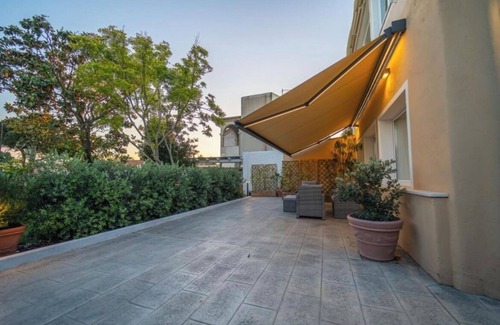 Su Forti Maison | Queen studio apartment with private kitchen bathroom and washing machine with garden