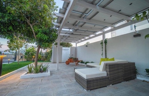 Su Forti Maison | Queen studio apartment with private kitchen bathroom and washing machine with garden