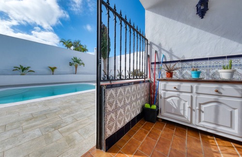 Playa del Cable Maison | QUEEN VETUSTA -POOL VIEW