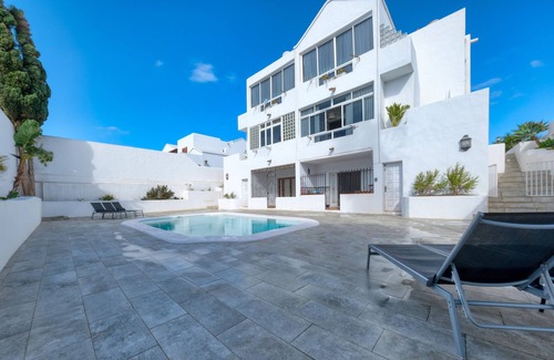 Playa del Cable Maison | QUEEN VETUSTA -POOL VIEW
