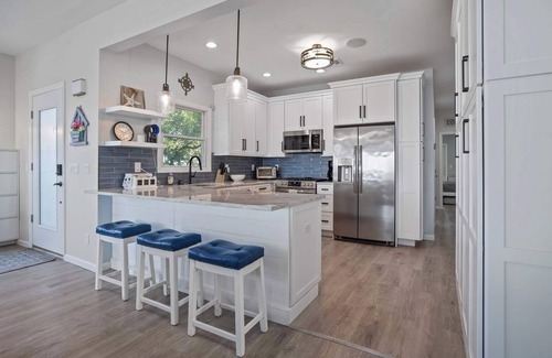 Wading River Maison | Luxury Beach House - Vineyards Farms Hamptons North Fork Queen Vic