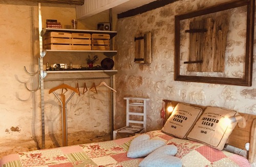 Fargues Maison | chambres d'hôtes en pierre du quercy décorée avec gôut.