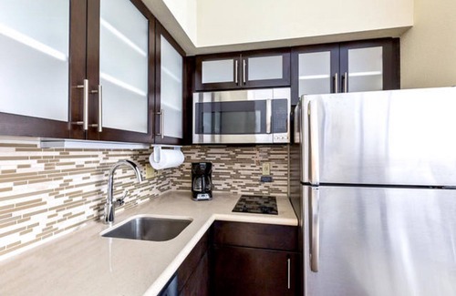 College Station Appartement | Quick Drive to Texas A & M | Piscine sur place + centre d'affaires + centre de remise en forme
