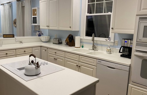 North Litchfield Beach Maison | Quick stroll to beautiful North Litchfield beach!
