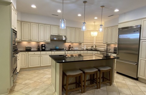 North Litchfield Beach Maison | Quick Walk To The Beach, Family friendly and Excellent Amenities!