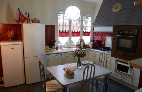 Castelmaurou Maison | Au calme 10 kms Toulouse villa sur p'tit parc+ piscine h-sol 8x5