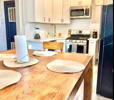 Gage Park Appartement | Quiet 1BR, Eat-In Kitchen, Close to Midway