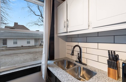West Central Appartement | Quiet 2 BD Apartment in Downtown