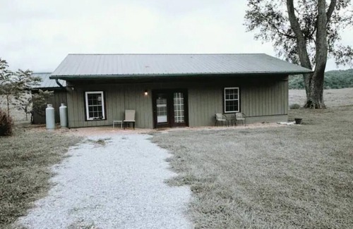 Abingdon Cabine | Quiet 2 BR Cabin in Abingdon B