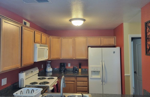 Paradise Copropriété | Quiet 2Bed / 2Bath Las Vegas Condo situé à 4 miles de la bande de ~ Entièrement meublé