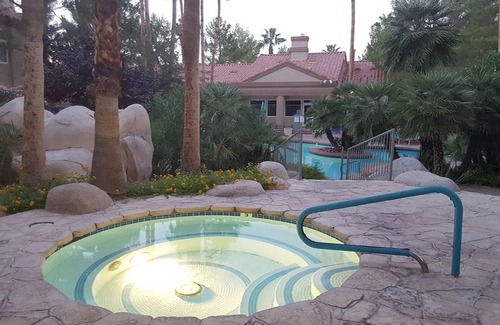 Paradise Copropriété | Quiet 2Bed / 2Bath Las Vegas Condo situé à 4 miles de la bande de ~ Entièrement meublé