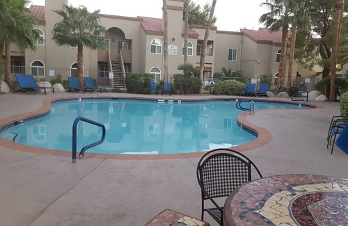 Paradise Copropriété | Quiet 2Bed / 2Bath Las Vegas Condo situé à 4 miles de la bande de ~ Entièrement meublé