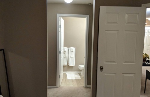 Stony Plain Copropriété | Condo calme 2BR2Bath Stony Plain près de l'hôpital Westview avec parking U / G