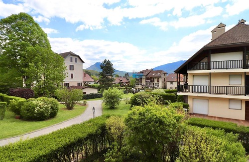 Menthon-Saint-Bernard Appartement | Appartement 3* avec balcon, piscine et lac à proximité, activités diverses