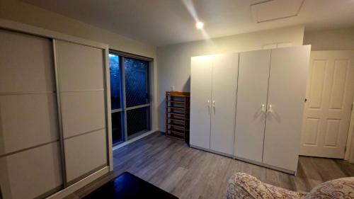 The Gardens Appartement | Quiet 40m Studio - Kitchen, Washer, AC, Work Desk